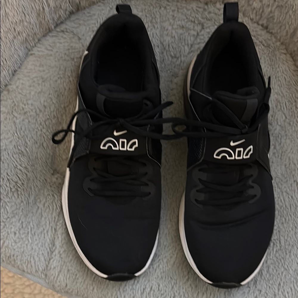 Nike Airmax Women Size 8.5 Black Sneakers